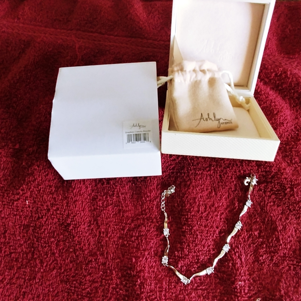 Ashlynn Avenue Symphony Camelia Bracelet